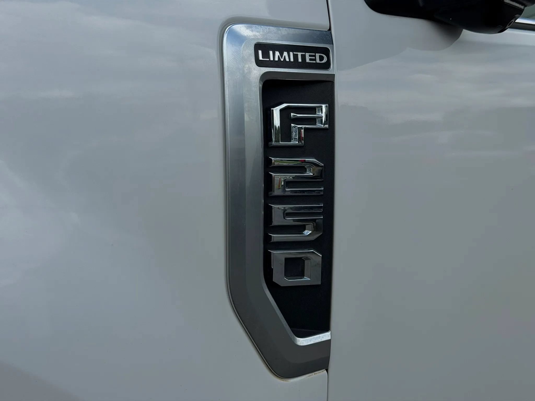 Used 2019 Ford F250 Limited AWD/4WD image 12
