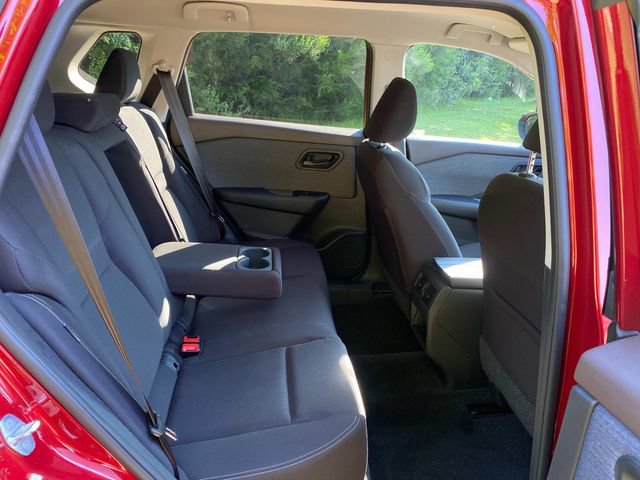 Used 2023 Nissan Rogue S FWD image 32