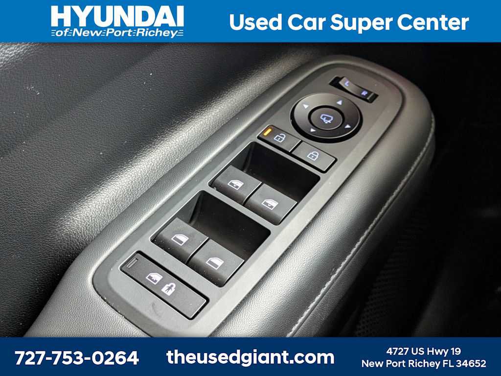 Used 2025 Hyundai Santa Fe Limited FWD image 39