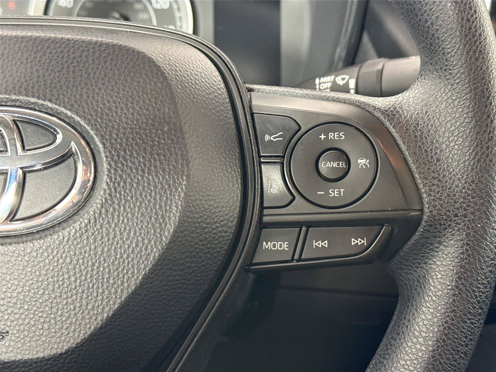 Certified 2020 Toyota Corolla LE FWD image 17