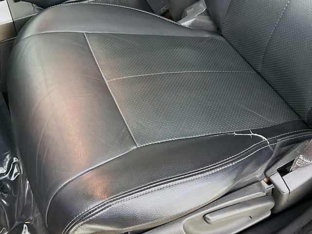 Used 2012 Jeep Liberty Limited w/ Tire & Wheel Group AWD/4WD image 17