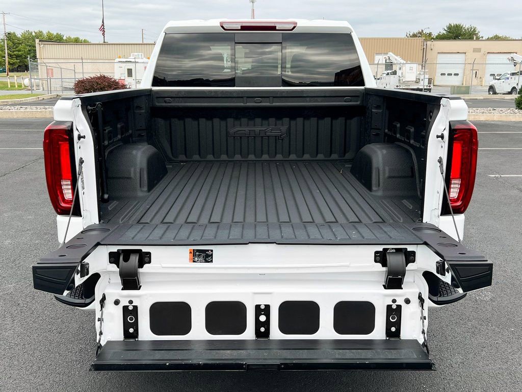 Used 2024 GMC Sierra 1500 AT4 w/ AT4 Preferred Package image 11