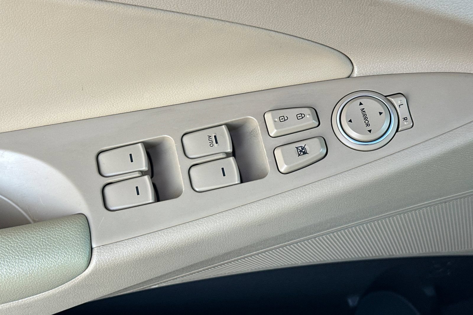 Used 2013 Hyundai Sonata Limited w/ Premium Pkg FWD image 15