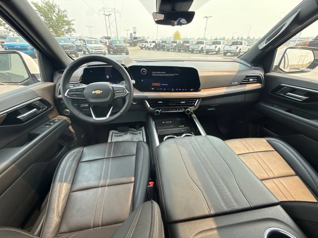 Used 2025 Chevrolet Tahoe High Country AWD/4WD image 9