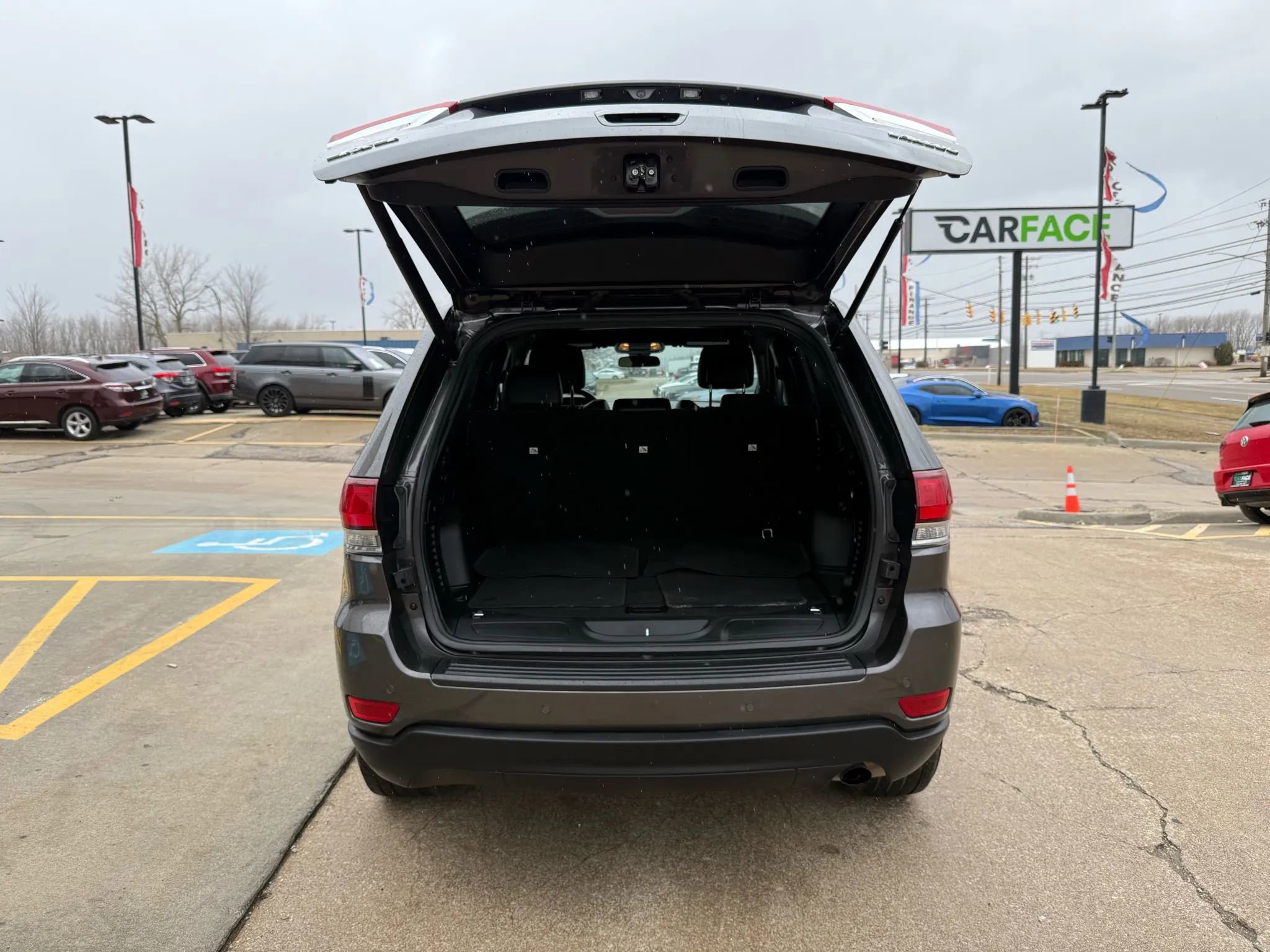 Used 2021 Jeep Grand Cherokee Laredo X image 11