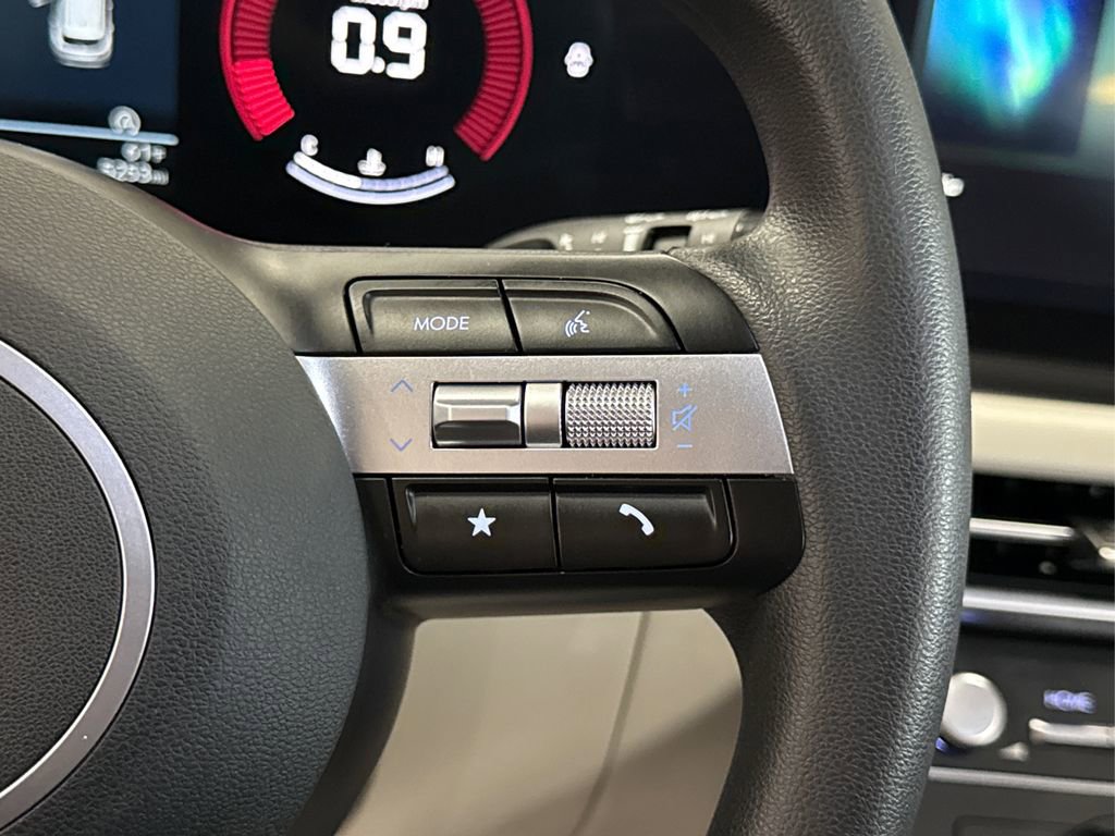 Certified 2025 Hyundai Tucson SE image 25