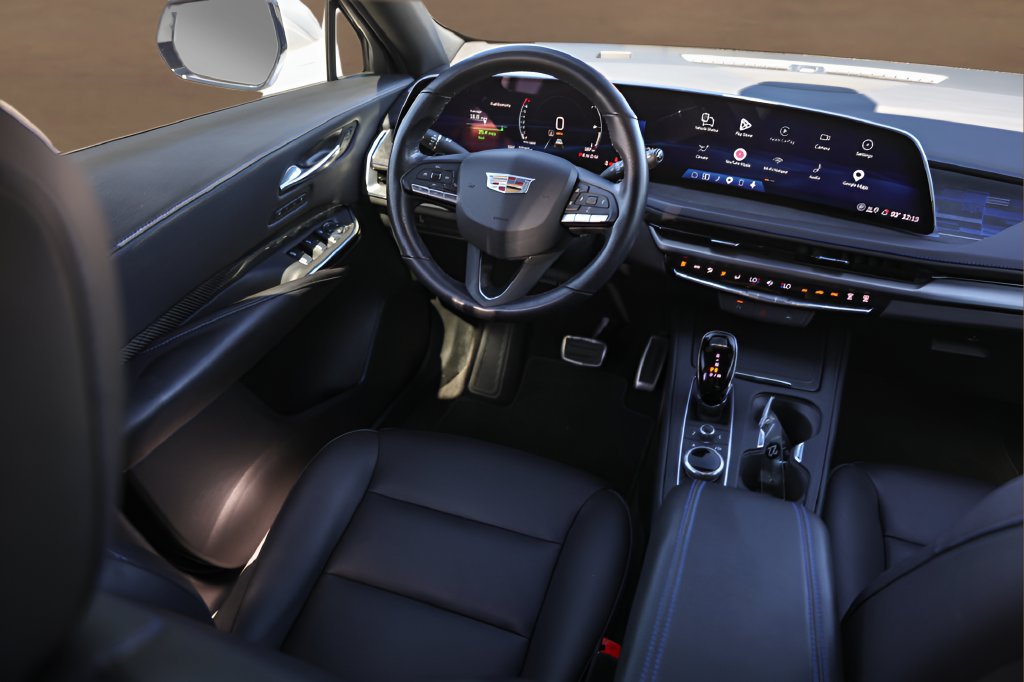 Certified 2025 Cadillac XT4 Sport FWD image 25