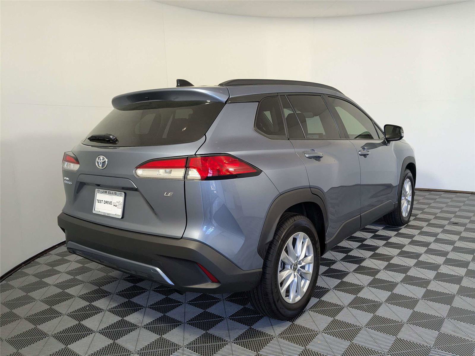 Certified 2025 Toyota Corolla Cross LE image 5