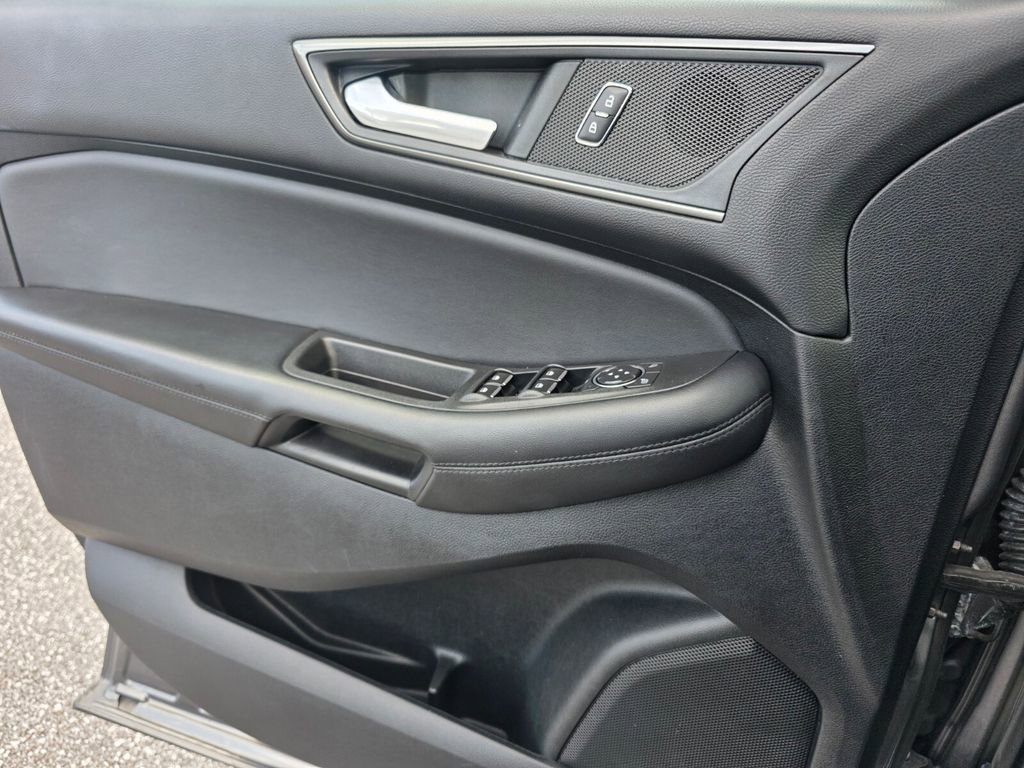 Used 2022 Ford Edge SE image 27