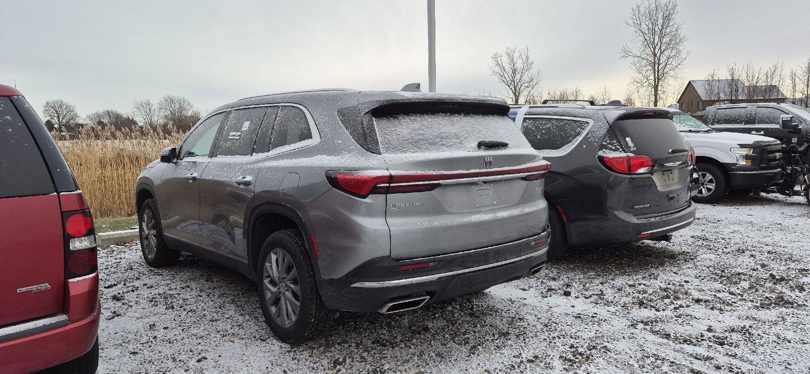 Used 2025 Buick Enclave Preferred image 4