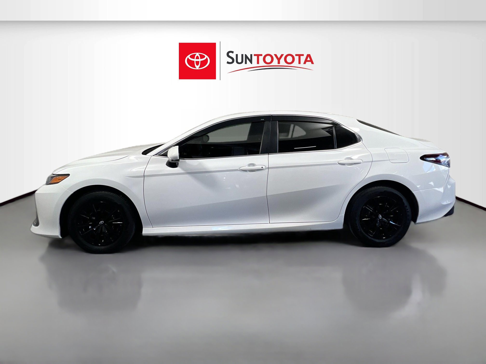 Used 2022 Toyota Camry LE image 7
