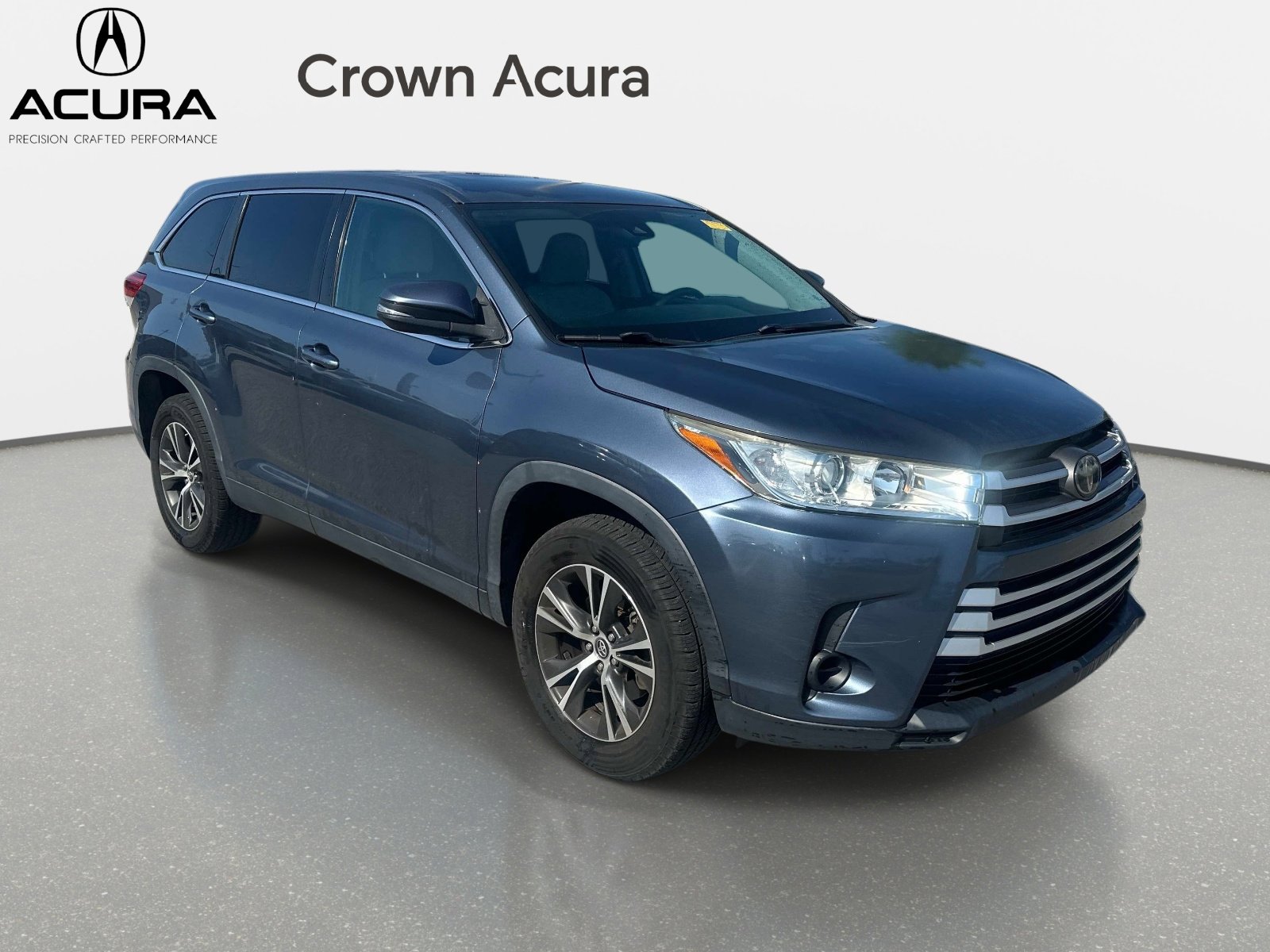 Used 2019 Toyota Highlander LE FWD image 10