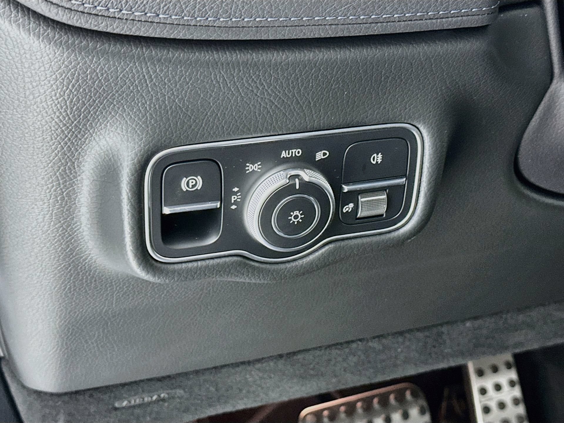 New 2027 Mercedes-Benz G 580 e image 11