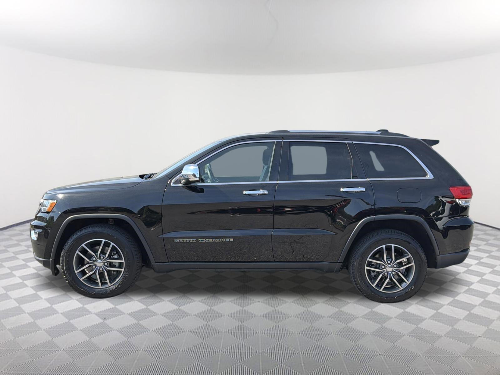 Used 2017 Jeep Grand Cherokee Limited RWD image 14