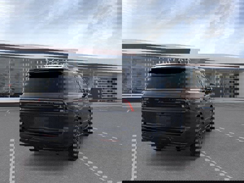 New 2026 Lincoln Navigator L Reserve AWD/4WD image 8