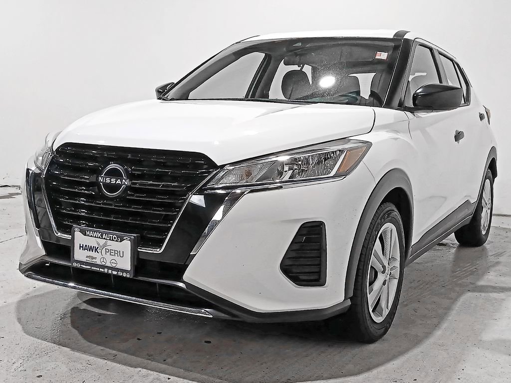 Used 2023 Nissan Kicks S image 3