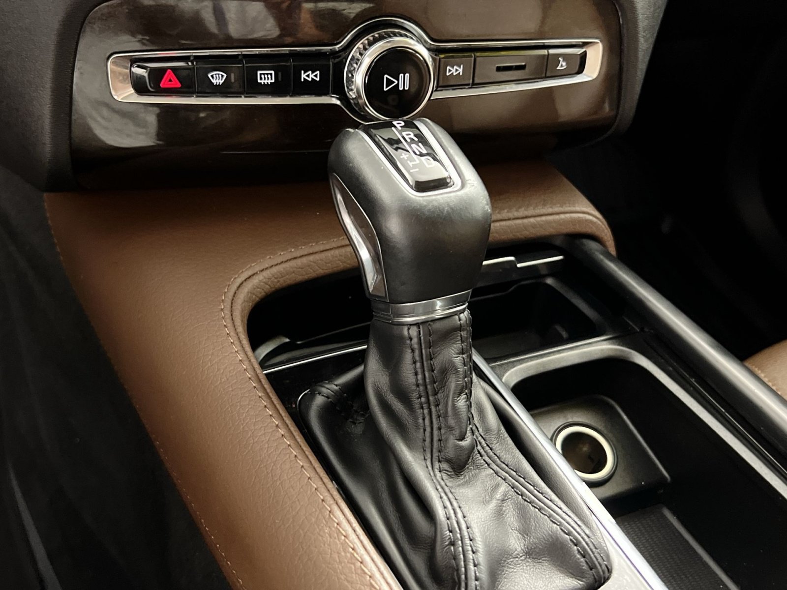 Used 2019 Volvo XC90 T6 Momentum w/ Advanced Package AWD/4WD image 23