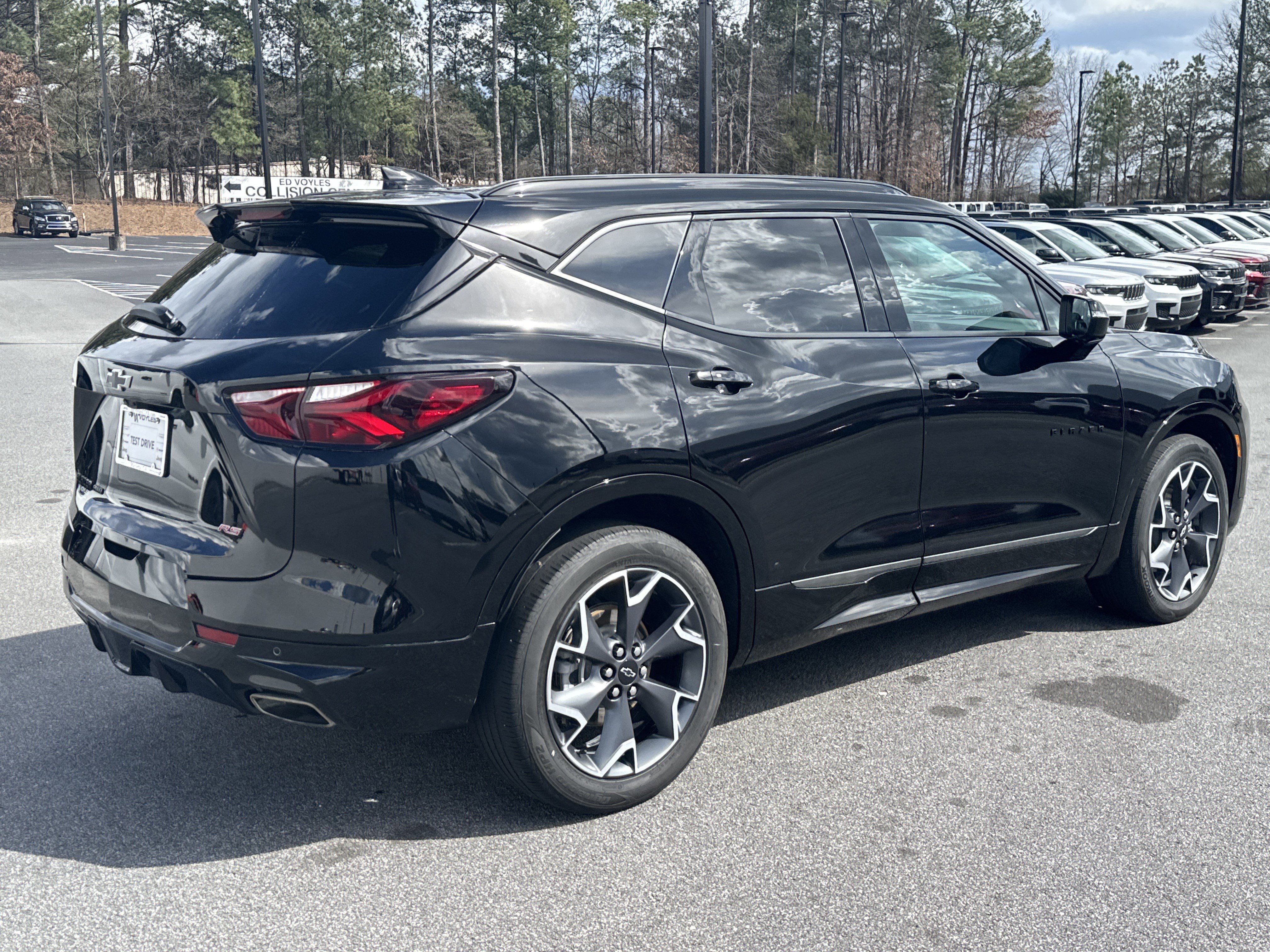 Used 2022 Chevrolet Blazer RS w/ Enhanced Convenience Package image 3