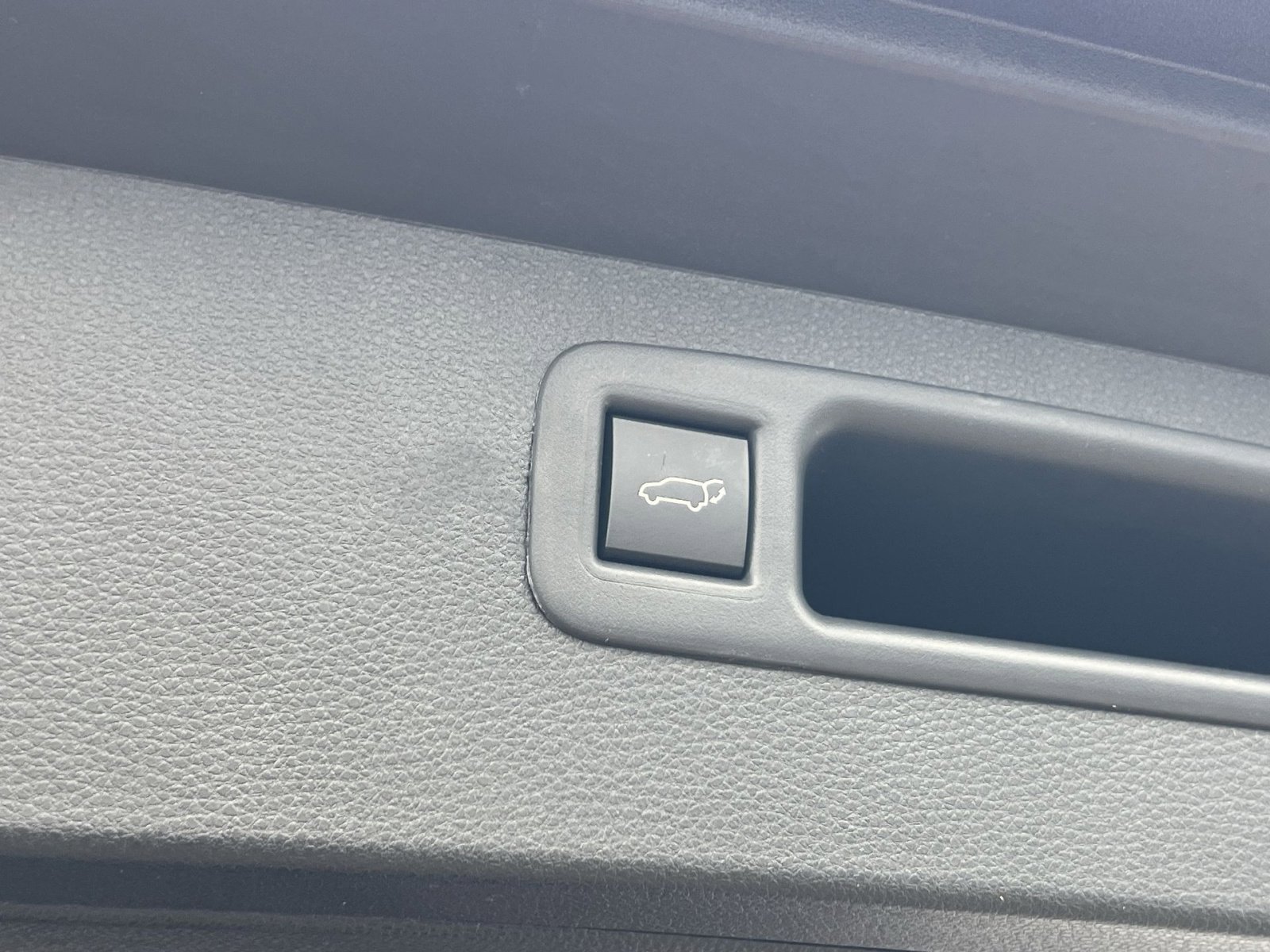 New 2026 Toyota Highlander Platinum image 21