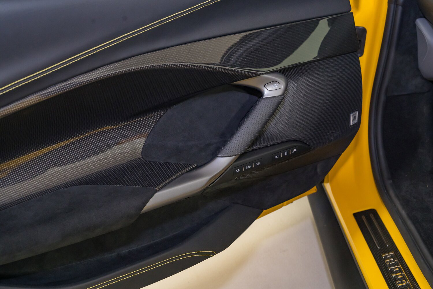 Used 2024 Ferrari 296 GTS RWD image 31