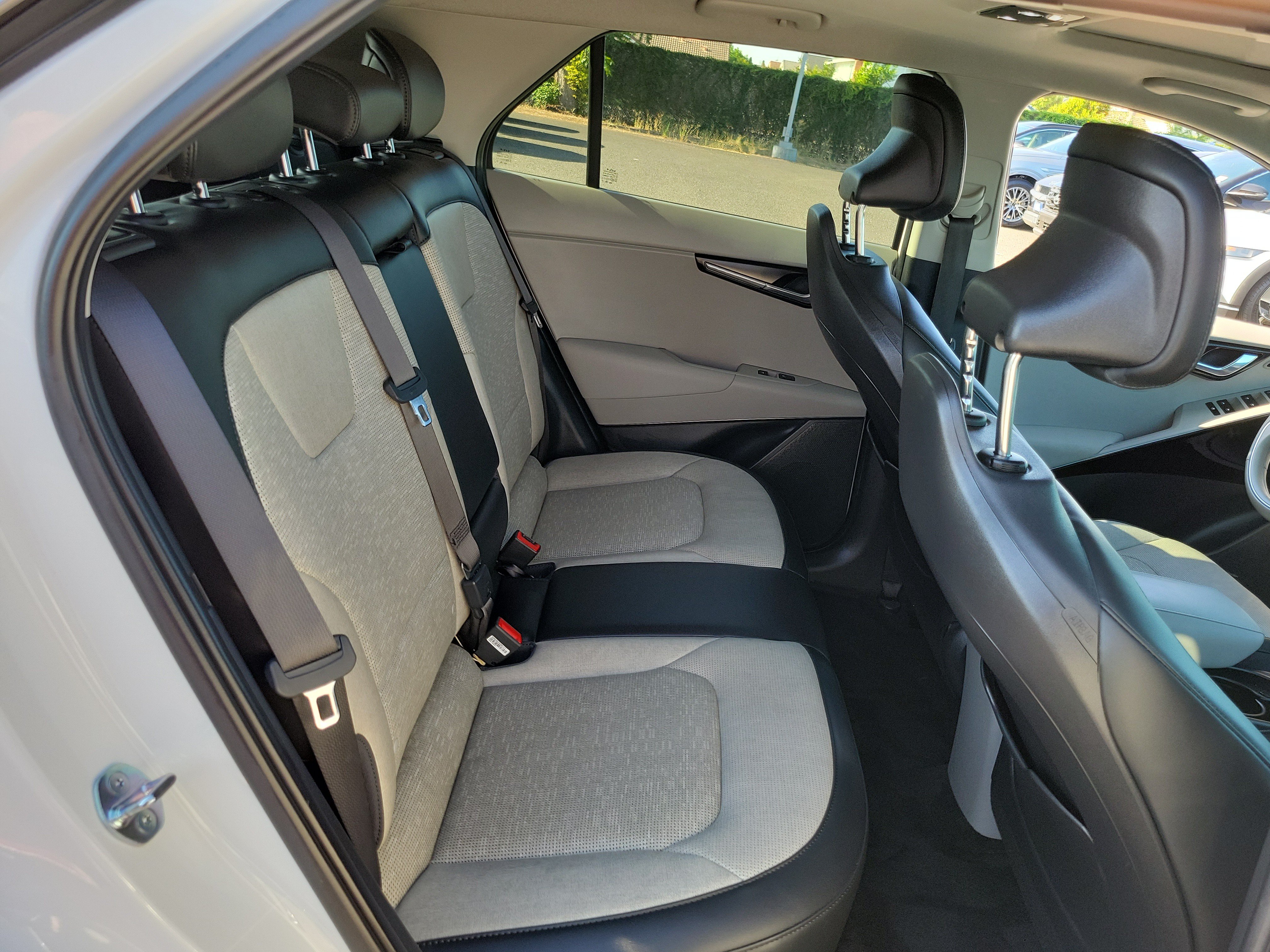 Used 2024 Kia Niro Wave w/ Wave Preserve Package FWD image 26