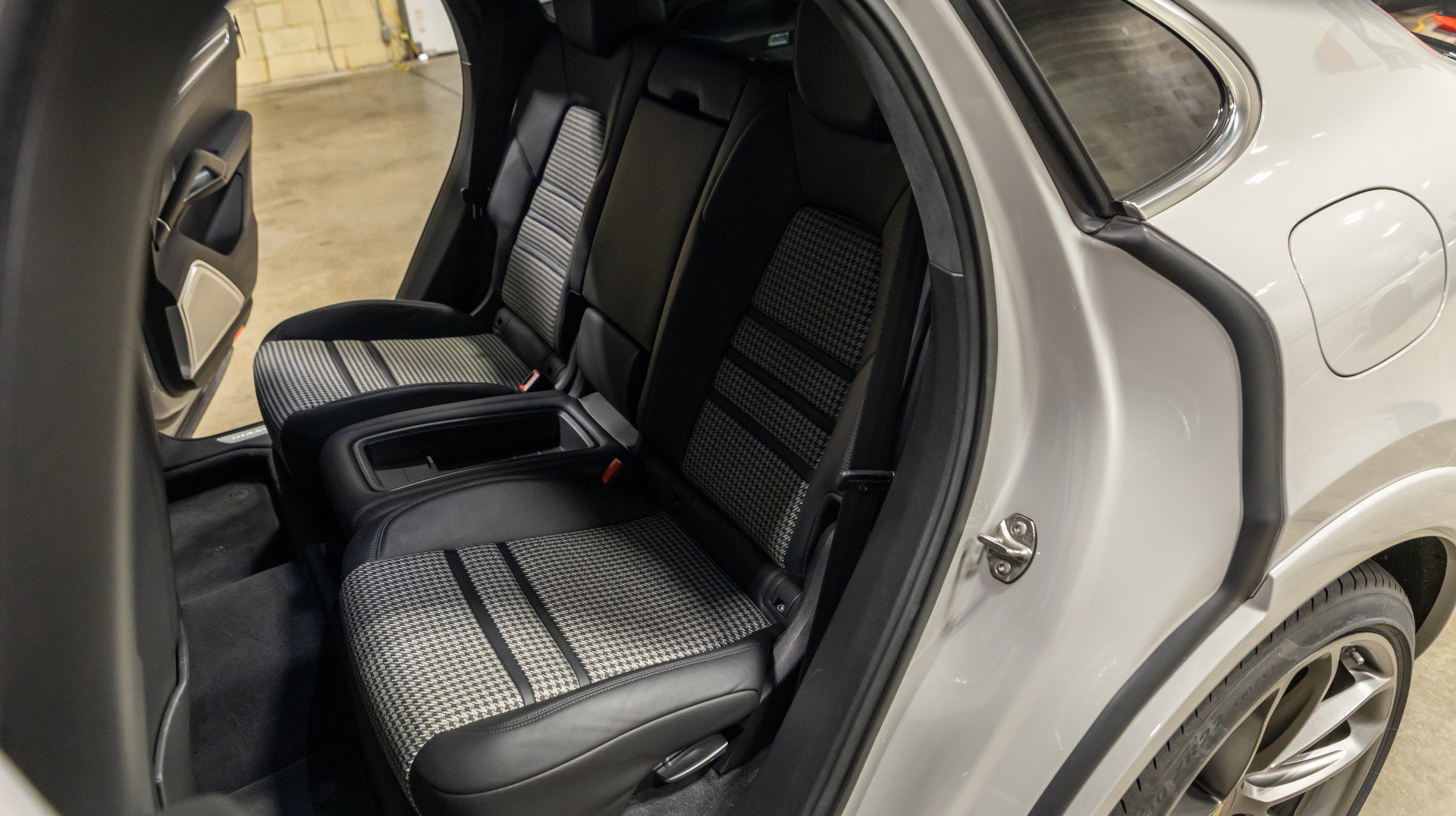 Used 2021 Porsche Cayenne Turbo S image 50