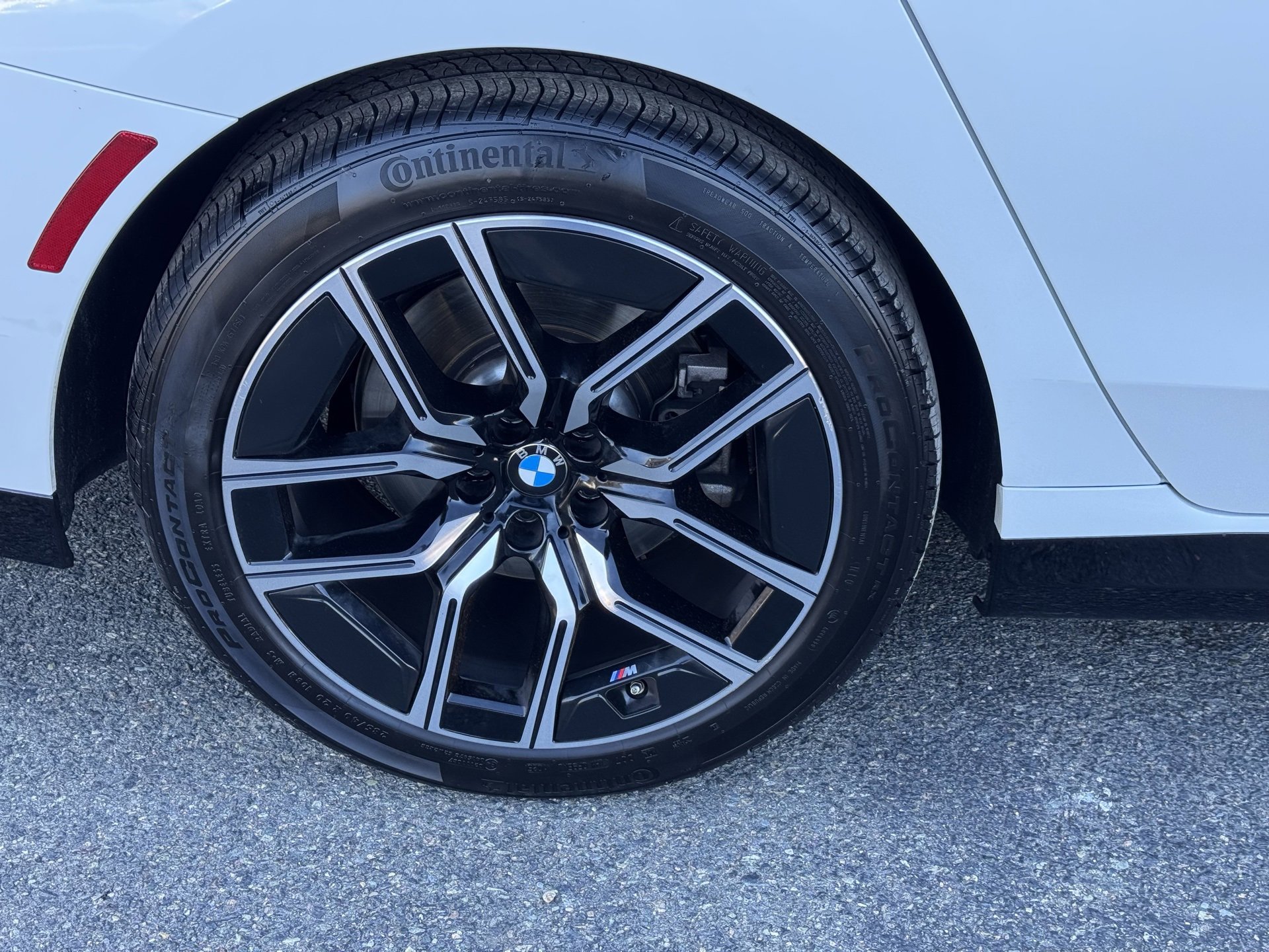 Used 2025 BMW 740i xDrive image 6