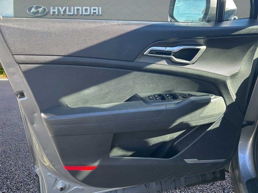 Used 2023 Kia Sportage LX image 20