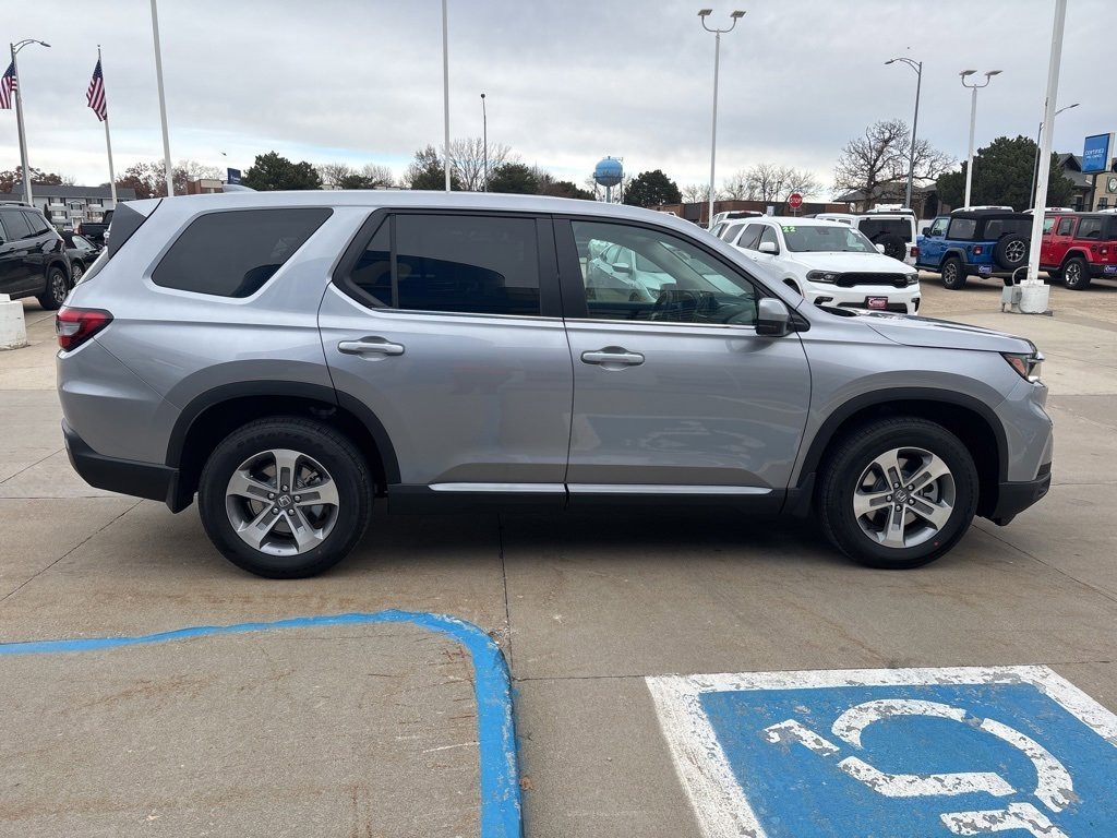 New 2025 Honda Pilot EX-L image 2