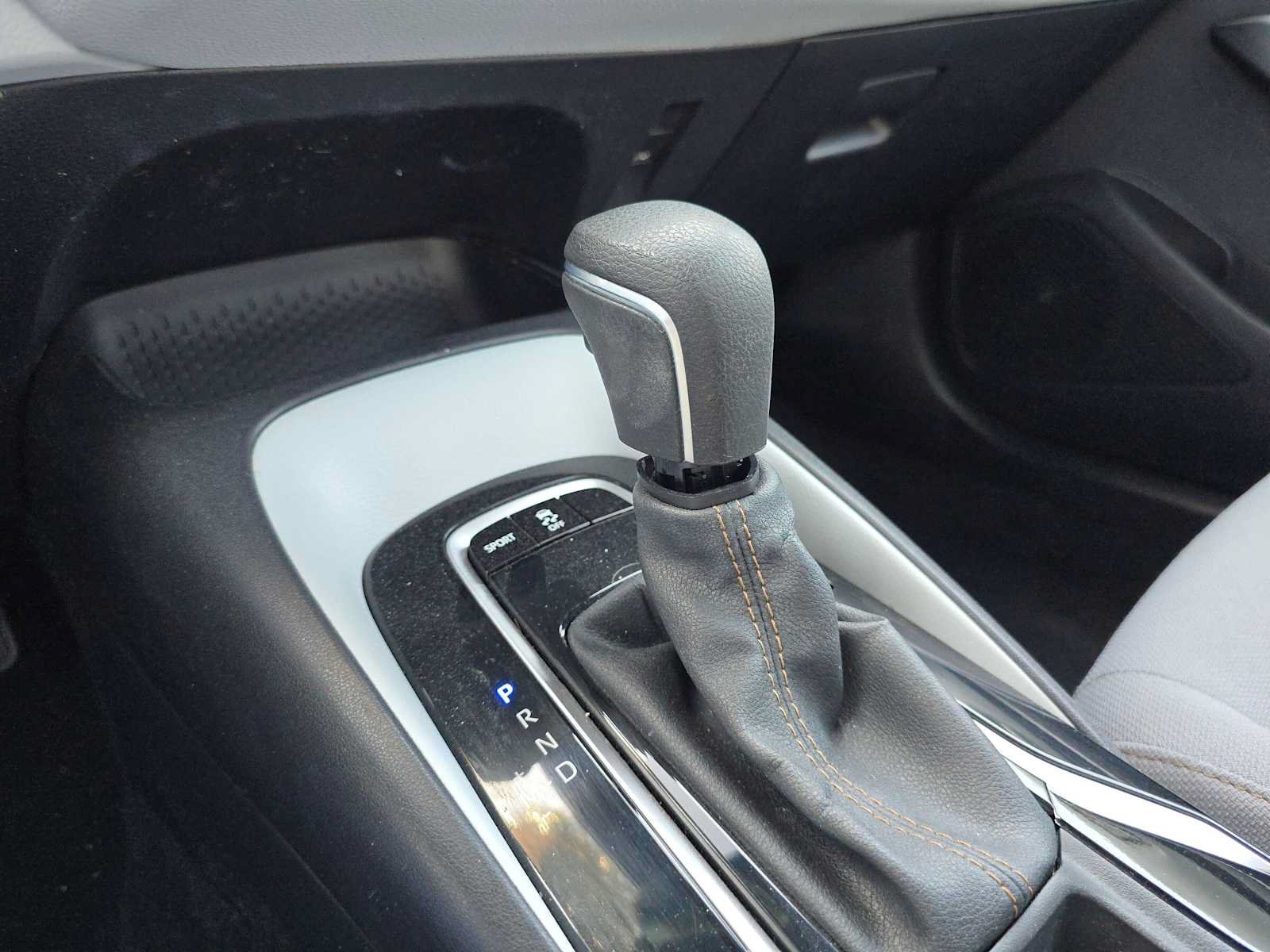 Used 2022 Toyota Corolla SE w/ Carpet Mat Package (TMS) FWD image 33