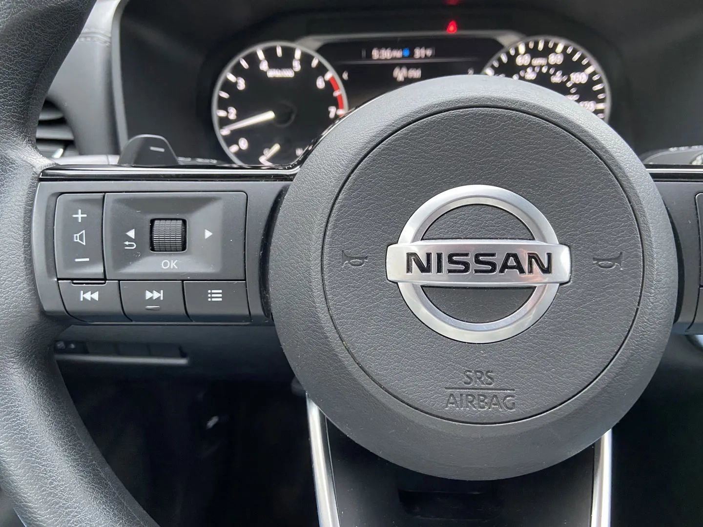 Used 2021 Nissan Rogue SV image 14