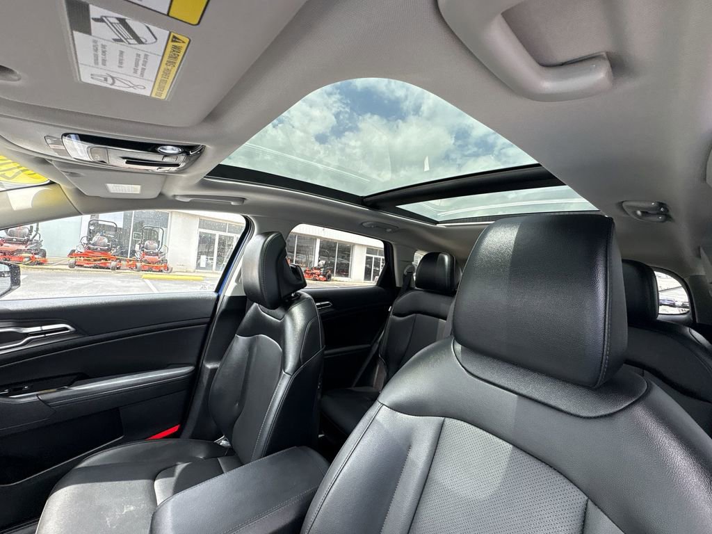 Used 2025 Kia Sportage EX w/ Premium Package FWD image 16