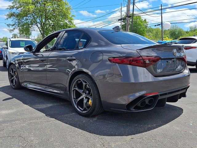 Used 2017 Alfa Romeo Giulia Quadrifoglio RWD image 4