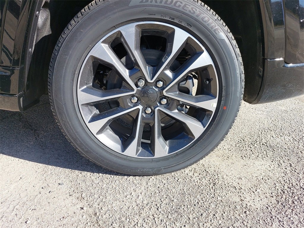 New 2024 Jeep Grand Cherokee Overland w/ Luxury Tech Group IV image 33