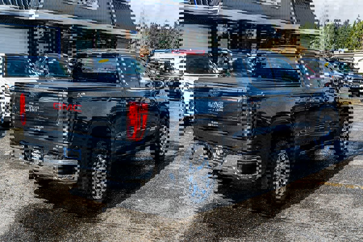 Used 2023 GMC Sierra 1500 SLE image 11