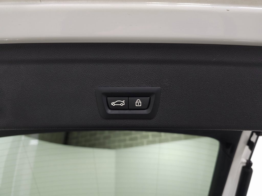 Used 2023 BMW X6 xDrive40i w/ M Sport Package image 7