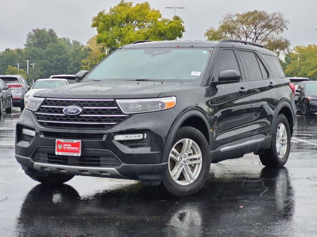Used 2021 Ford Explorer XLT w/ Equipment Group 202A AWD/4WD image 2