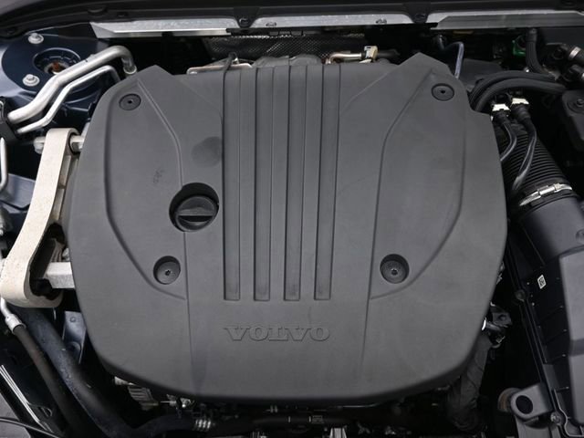 Used 2023 Volvo V60 B5 Cross Country Plus image 34