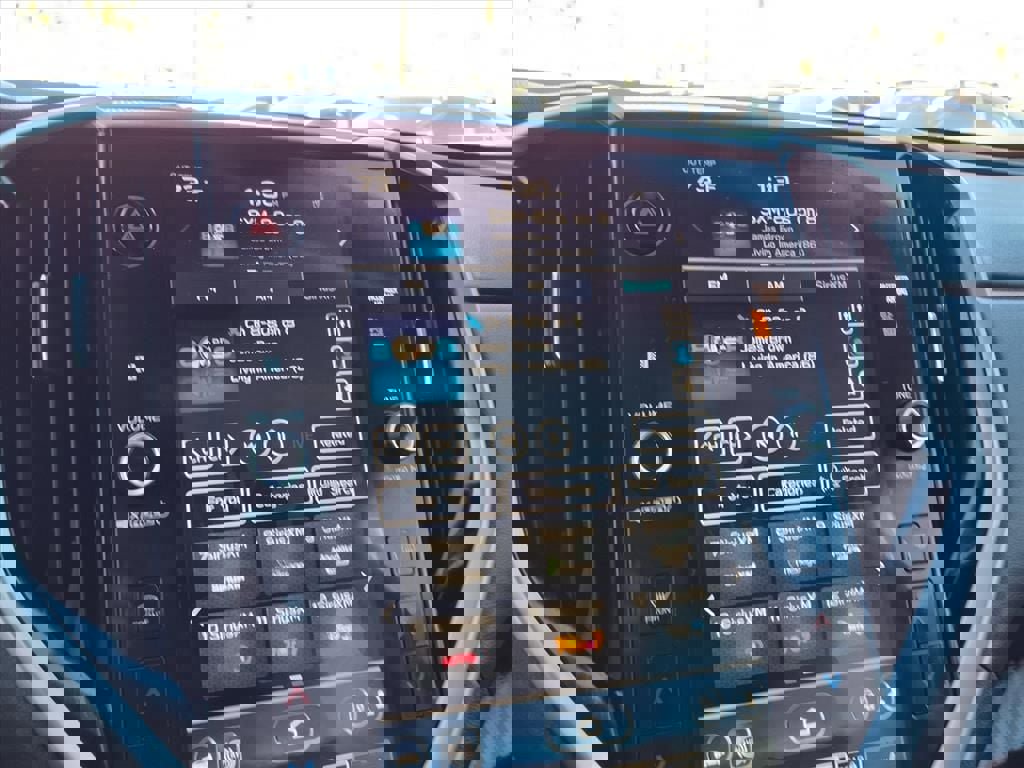 Certified 2025 Subaru Ascent Premium w/ Popular Package #2 image 3