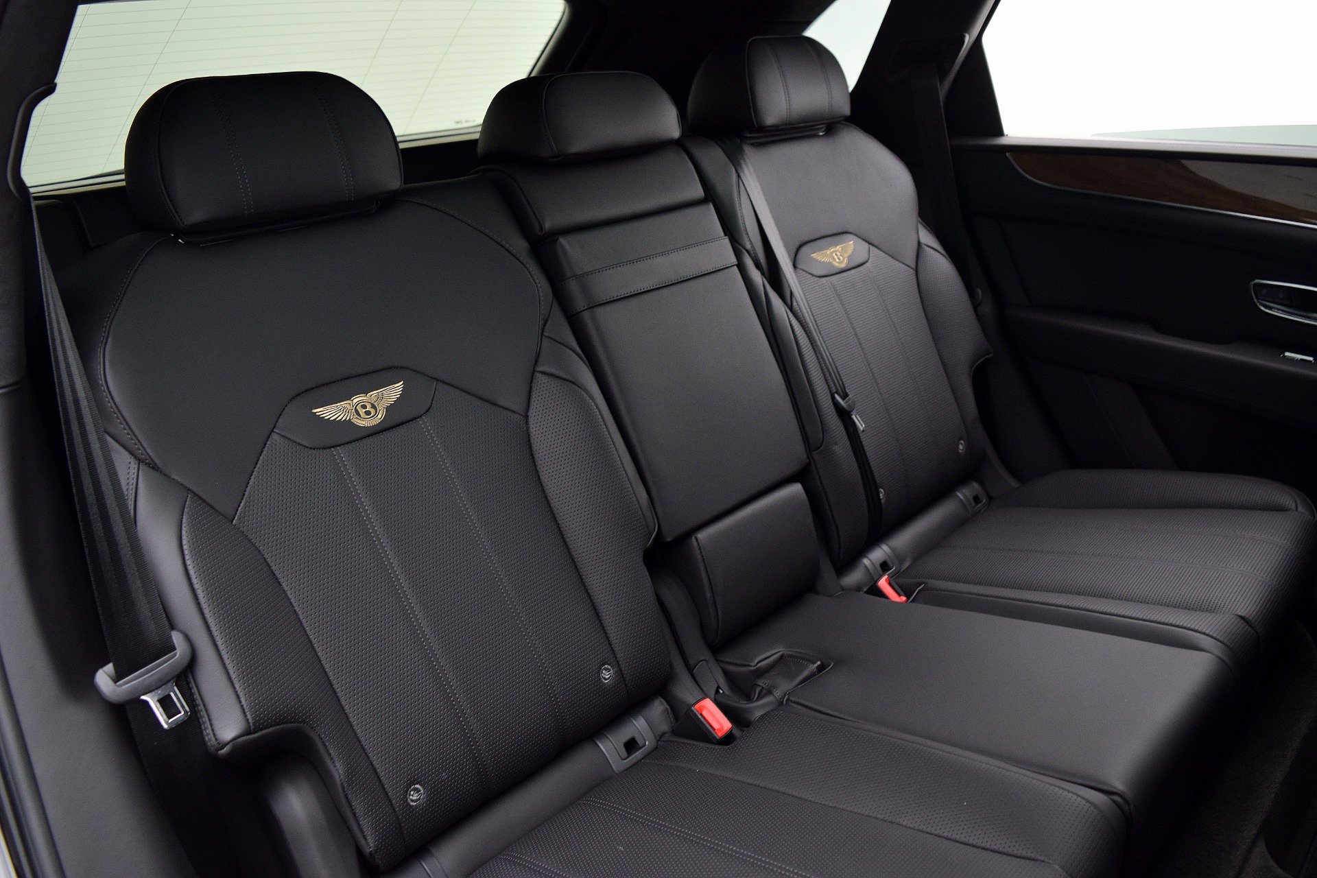 Certified 2021 Bentley Bentayga Plug-In Hybrid AWD/4WD image 32