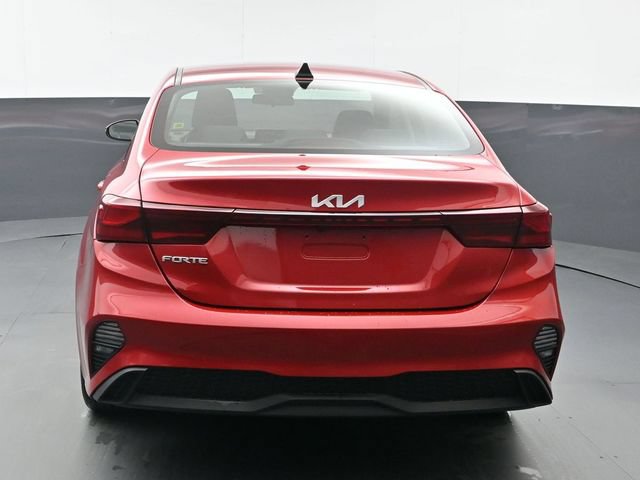 Used 2022 Kia Forte LXS w/ LXS Technology Package FWD image 4