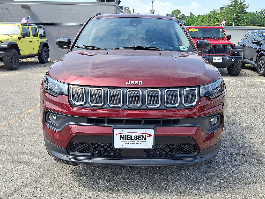 Certified 2022 Jeep Compass Latitude AWD/4WD image 2