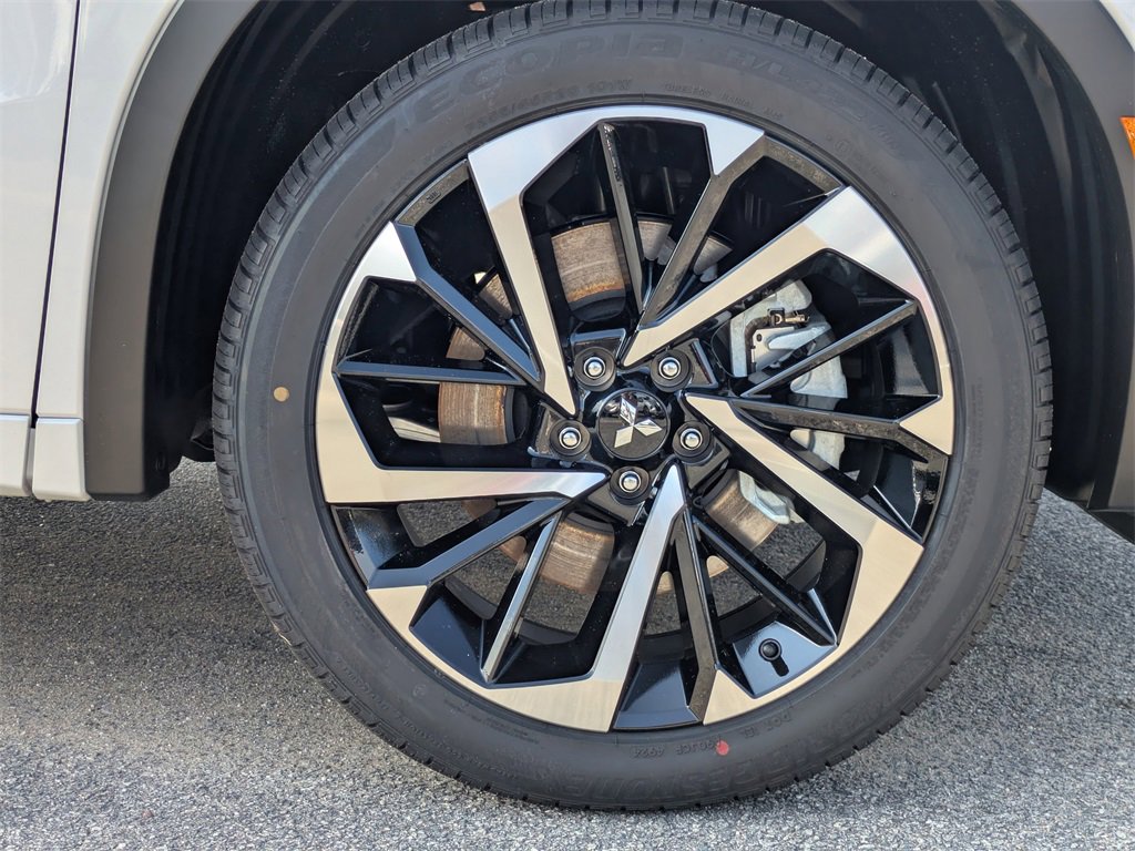 New 2025 Mitsubishi Outlander SEL image 11