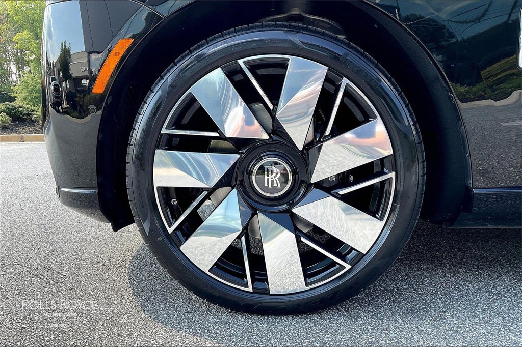 Certified 2025 Rolls-Royce Cullinan image 12