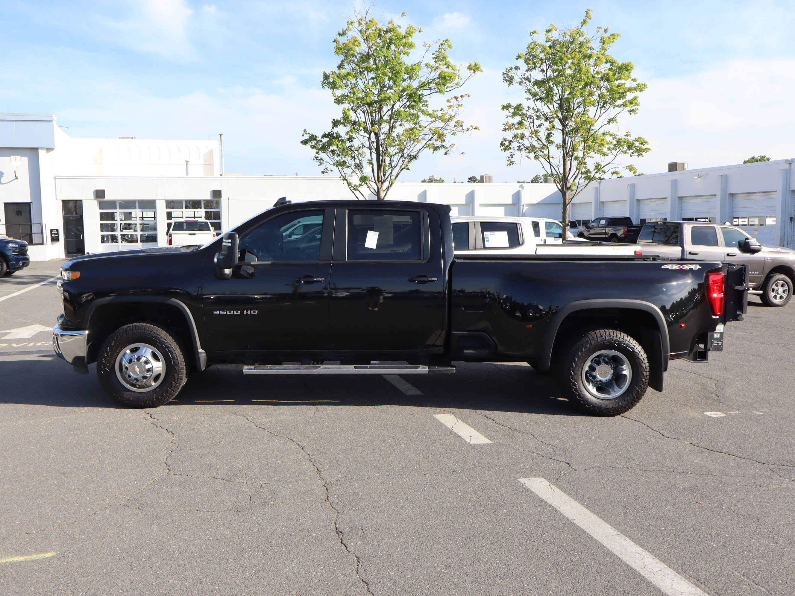 Used 2024 Chevrolet Silverado 3500 LT w/ Convenience Package AWD/4WD image 8