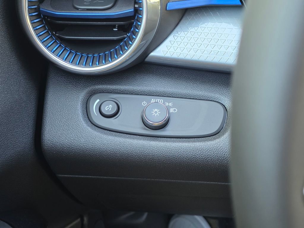 New 2026 Chevrolet Trax LT image 21