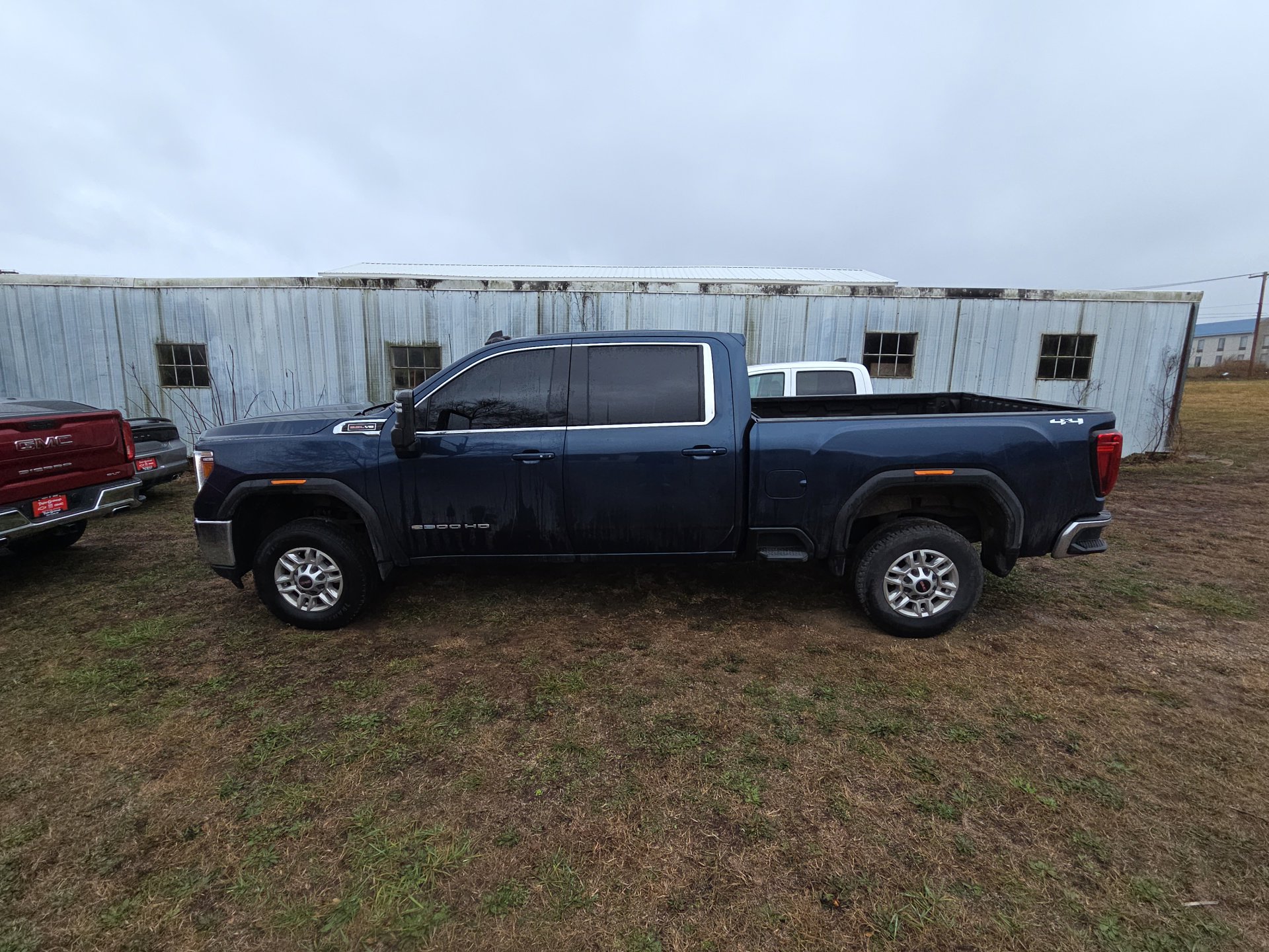 Used 2021 GMC Sierra 2500 SLE w/ SLE Value Package; image 4