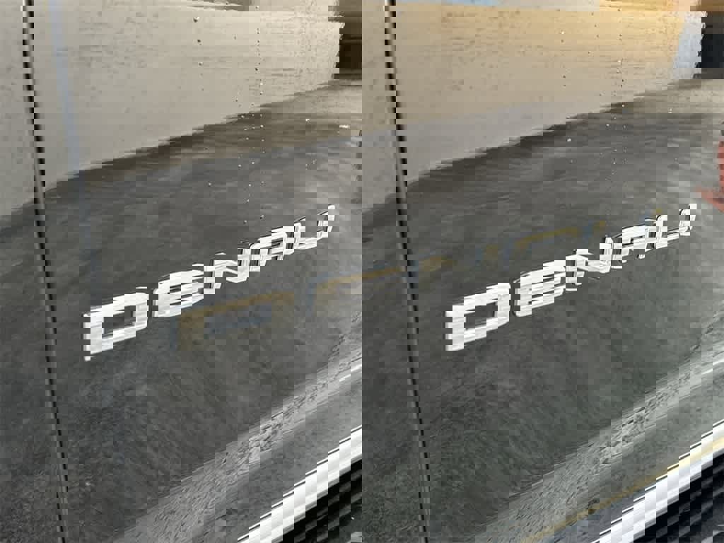 Used 2025 GMC Yukon Denali image 10