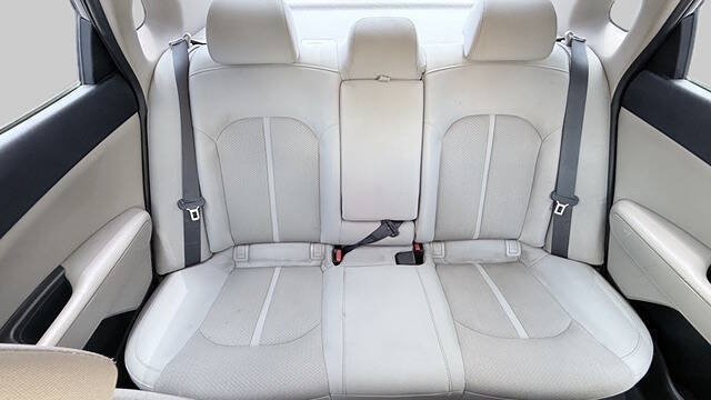 Used 2017 Kia Optima LX w/ Convenience Package FWD image 2
