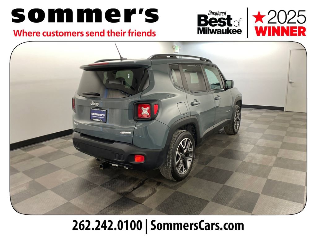 Used 2017 Jeep Renegade Latitude w/ Popular Equipment Group image 5